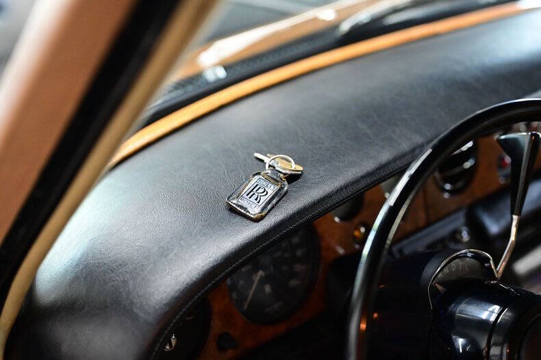 1972 Rolls-Royce SILVER CLOUD LWB