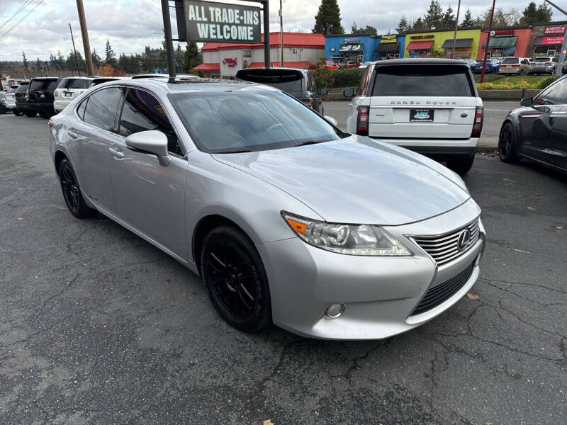 2014 Lexus ES 300h photo 9