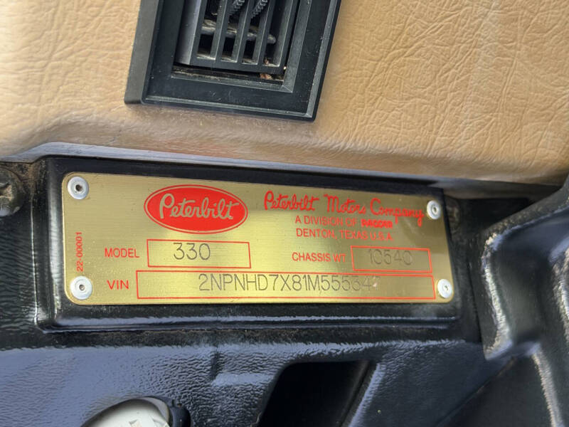 2001 Peterbilt 330