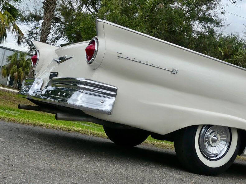 1957 Ford Fairlane