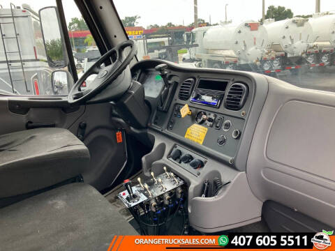 2016 Freightliner M2 106