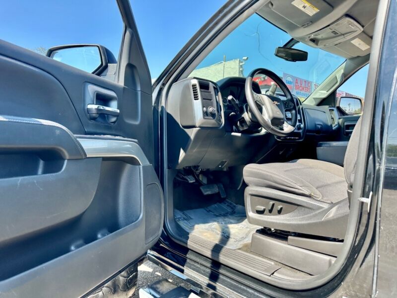 2018 Chevrolet Silverado Pickup - $30,995