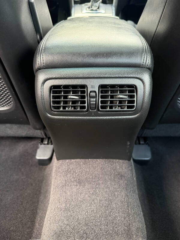 2011 Infiniti G37 Sedan x