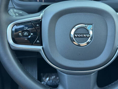 2023 Volvo XC90 Recharge T8 Ultimate Bright Theme 6P