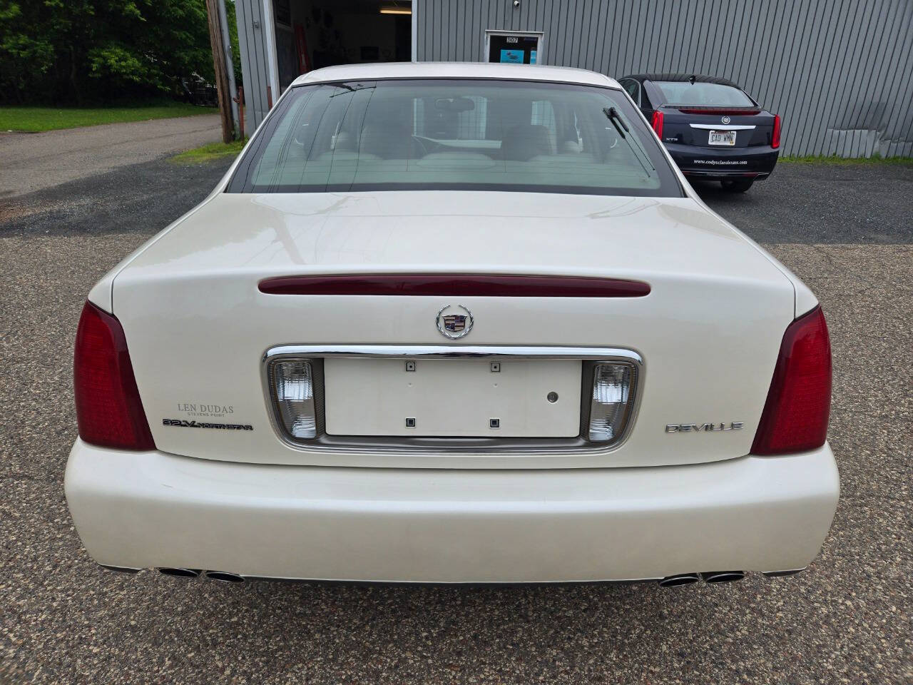 2002 Cadillac DeVille 12