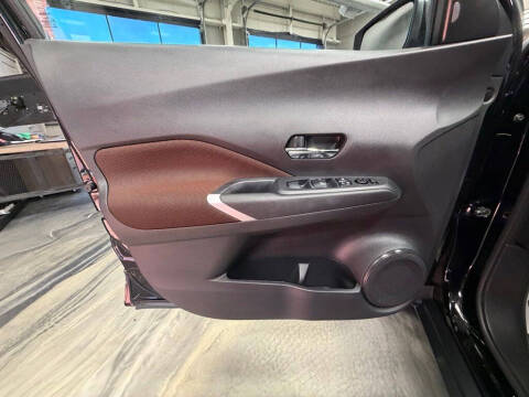 2023 Nissan Kicks SR