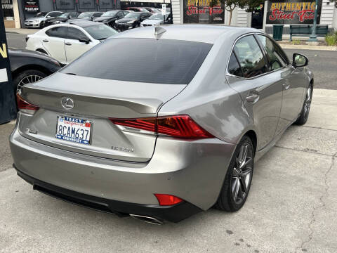 2018 Lexus IS 300