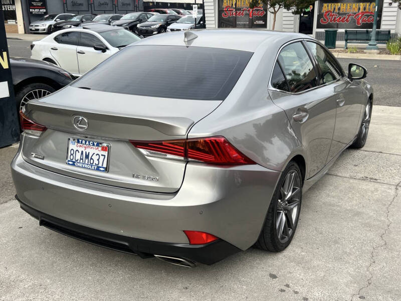 2018 Lexus IS 300