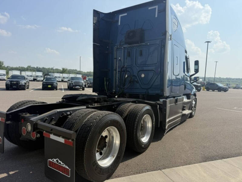 2021 Freightliner Cascadia
