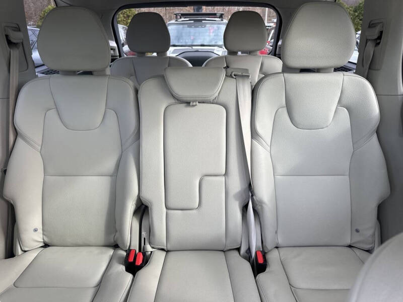2023 Volvo XC90 B5 Core