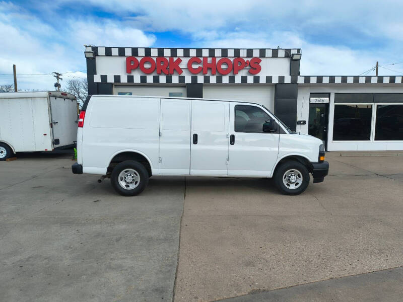 2019 Chevrolet Express Base's photo