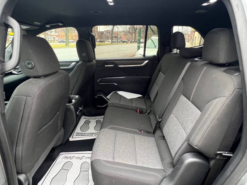 2025 GMC Acadia Elevation