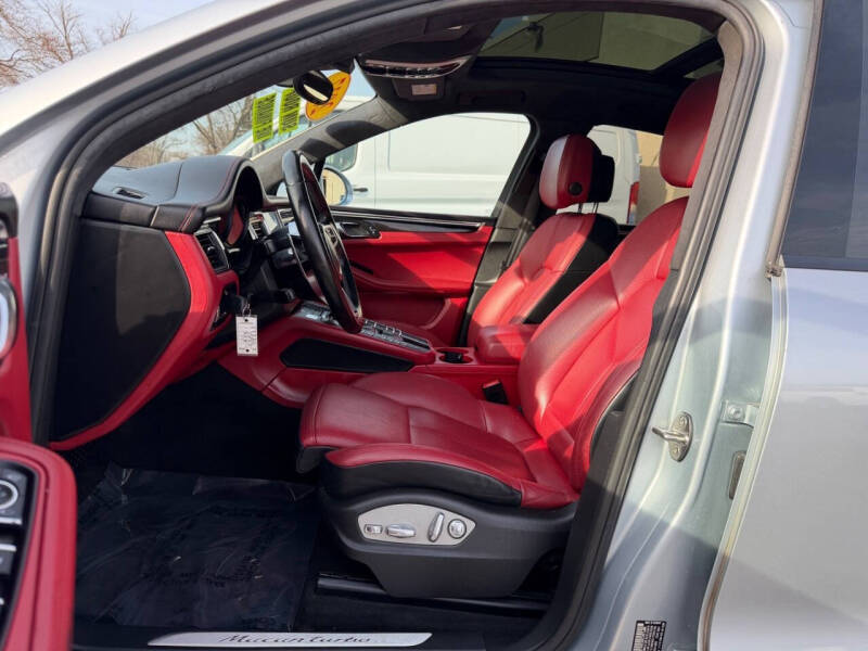 2017 Porsche Macan Turbo