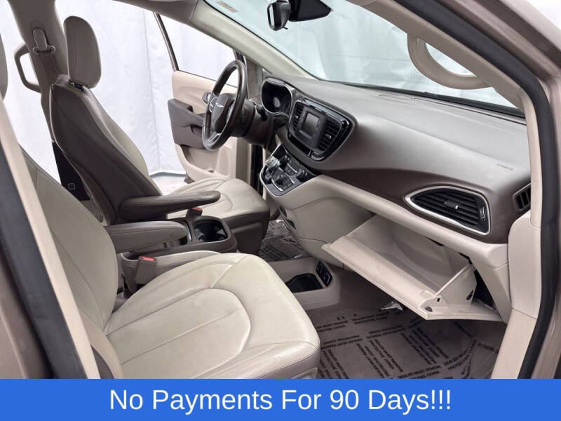 2017 Chrysler Pacifica Touring-L