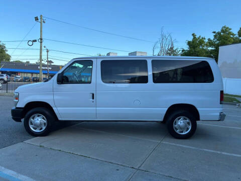 2013 Ford E-Series E-350 SD XLT