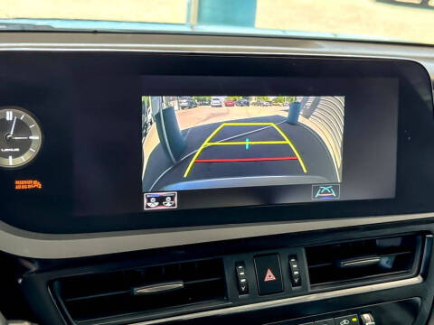 2022 Lexus ES 300h