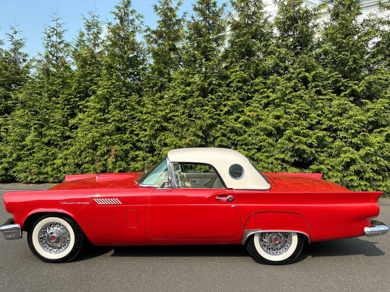 1957 Ford Thunderbird 47