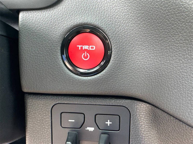 2025 Toyota Tundra Limited HV