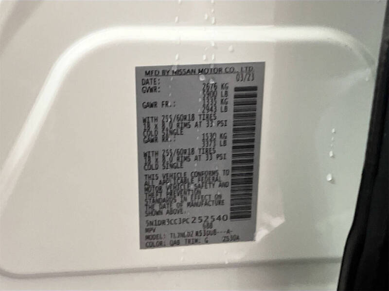 2023 Nissan Pathfinder SL