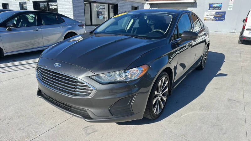 2020 Ford Fusion SE's photo