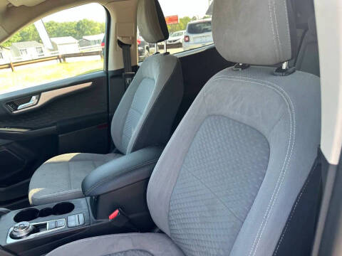 2020 Ford Escape SE