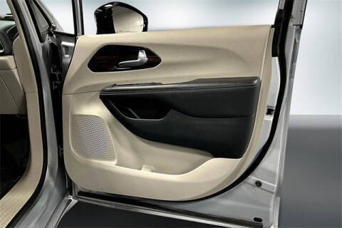 2023 Chrysler Pacifica Plug-In Hybrid Limited