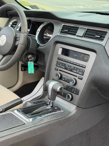 2010 Ford Mustang V6