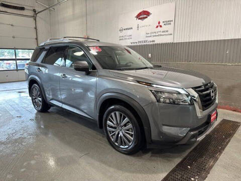 2025 Nissan Pathfinder SL