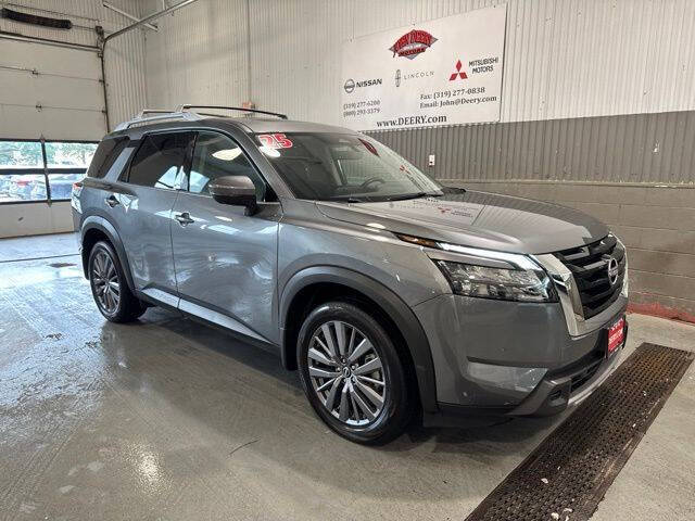 2025 Nissan Pathfinder SL