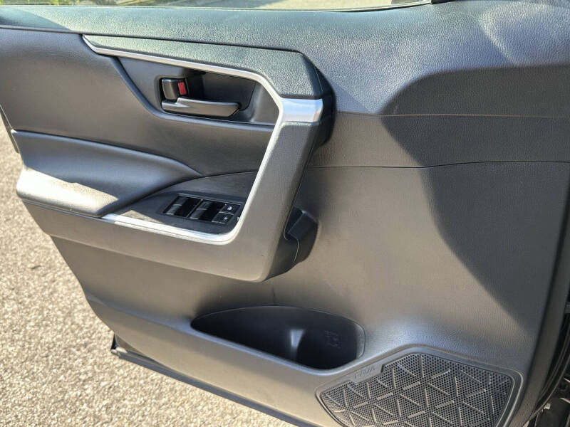 2019 Toyota RAV4 Hybrid LE