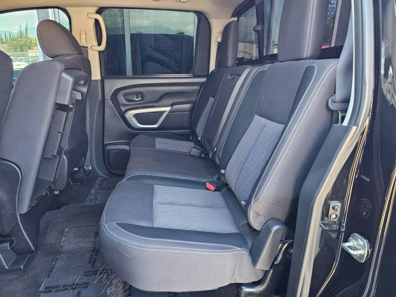 2022 Nissan Titan SV