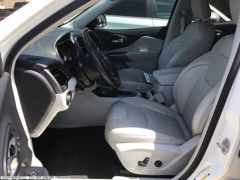 2019 Jeep Cherokee Overland