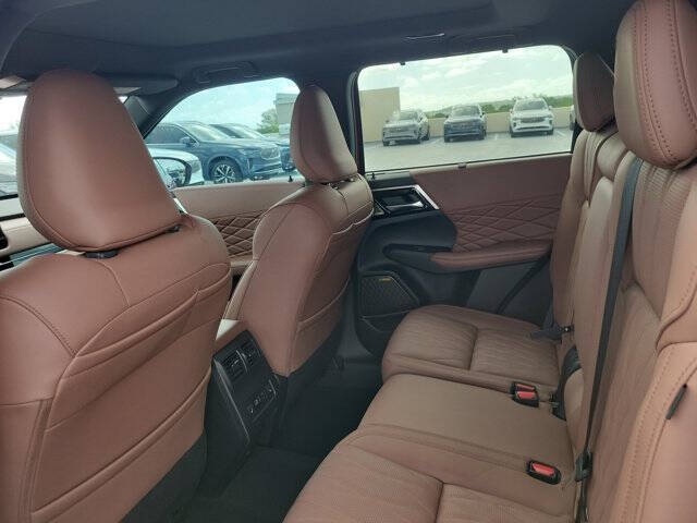 2025 Mitsubishi Outlander SEL