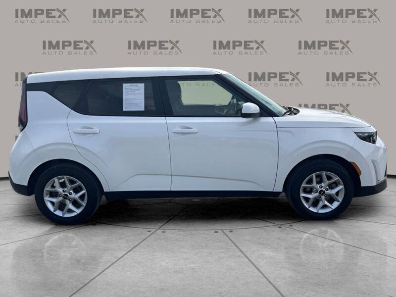2024 Kia Soul LX