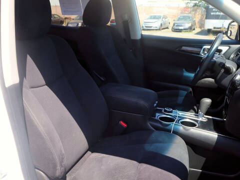 2016 Nissan Pathfinder S