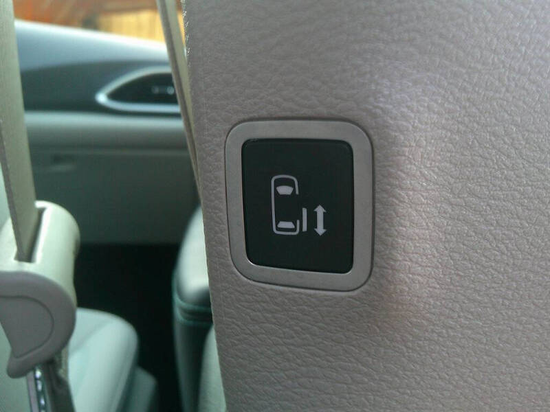 2017 Chrysler Pacifica Hybrid Touring Plus