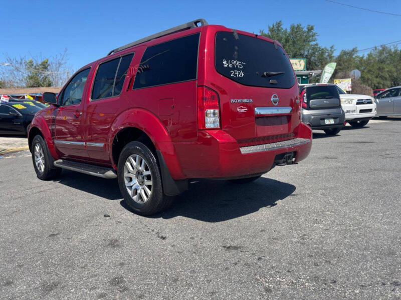 2012 Nissan Pathfinder LE