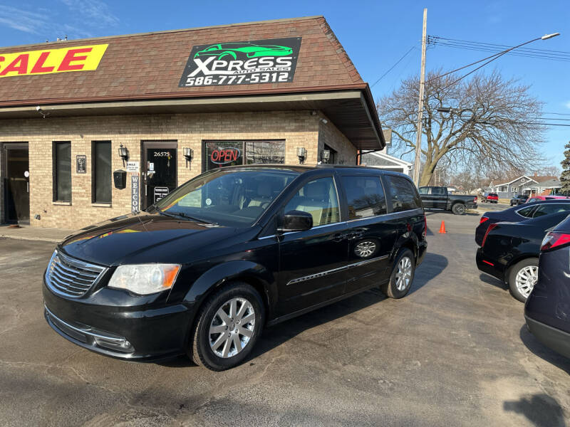 2016 Chrysler Town and Country for sale at Xpress Auto Sales in Roseville MI