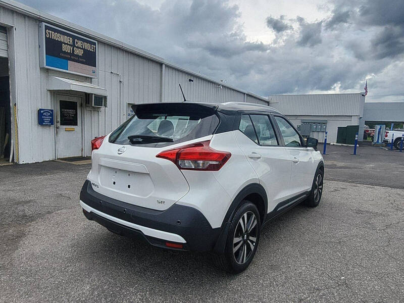 2020 Nissan Kicks SR