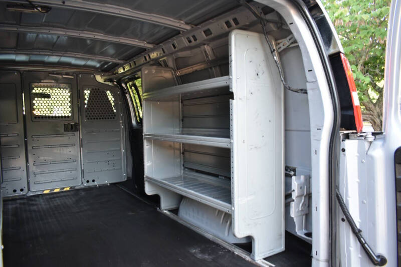 2022 GMC Savana 2500