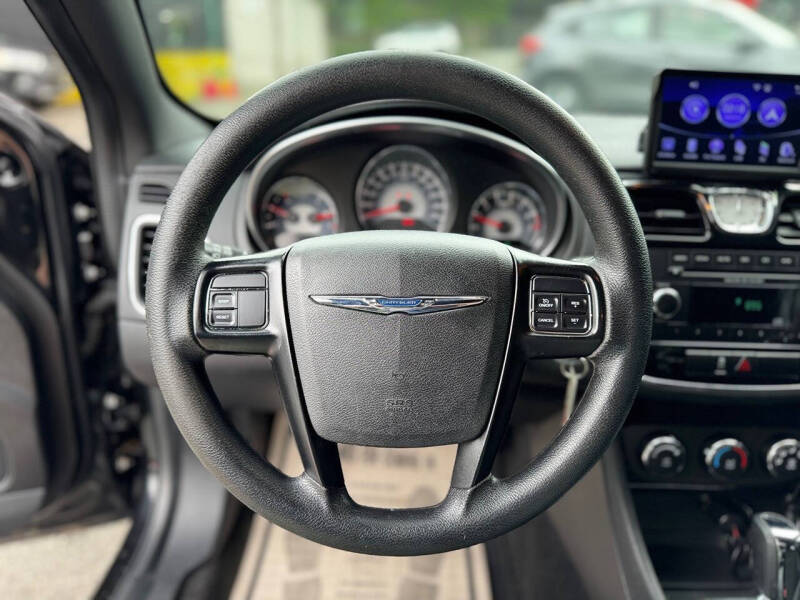 2014 Chrysler 200 LX