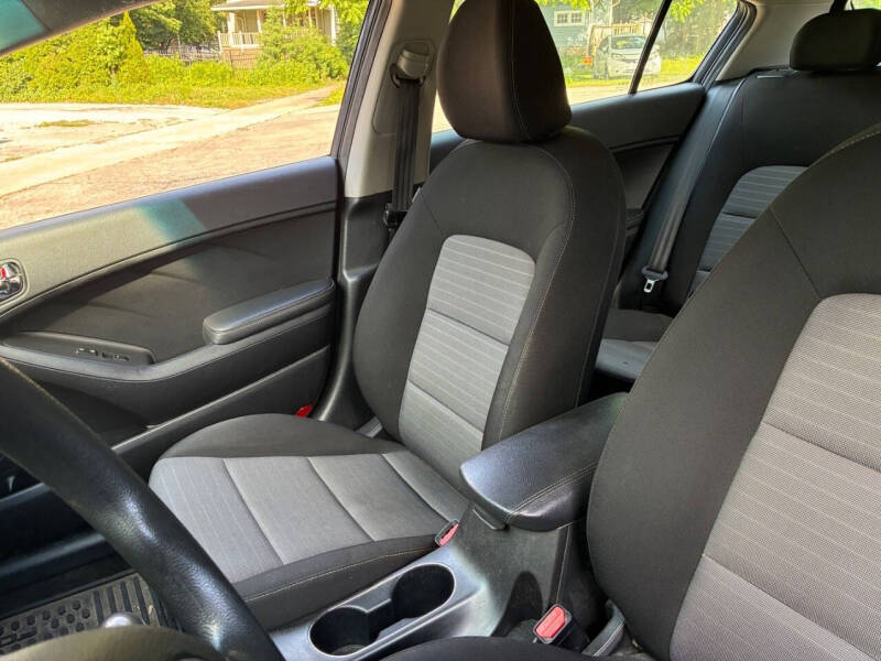 2016 Kia Forte5 LX