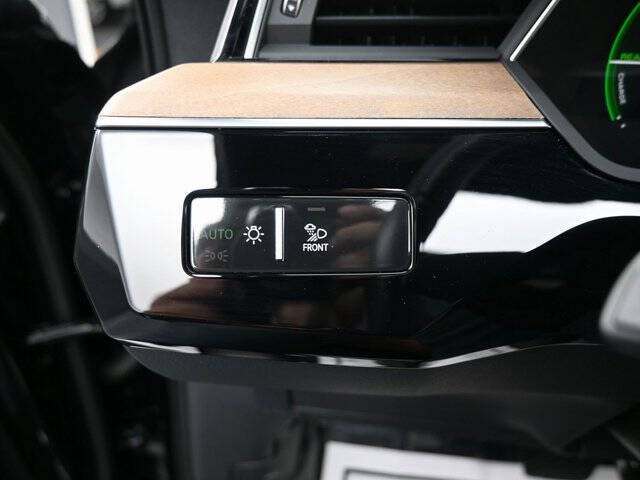 2024 Audi Q8 e-tron quattro Premium Plus