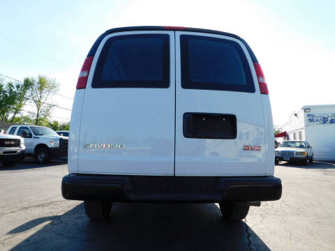2017 GMC Savana 2500