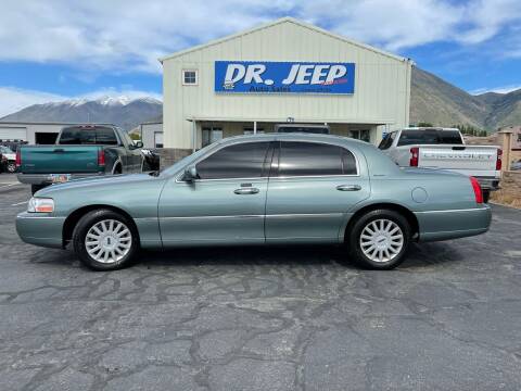 2005 Lincoln Town Car for sale at DR JEEP in Salem UT