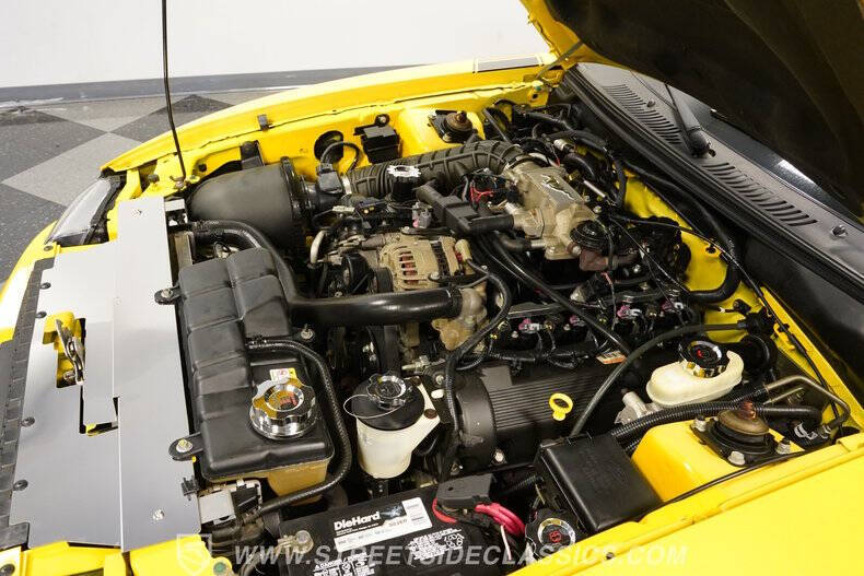 2004 Ford Mustang GT Deluxe