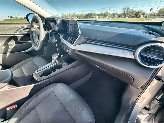 2025 Chevrolet Trax LS