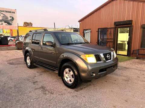 2005 Nissan Pathfinder LE