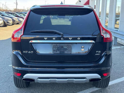 2017 Volvo XC60 T5 Dynamic