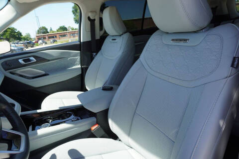 2025 Ford Explorer Platinum